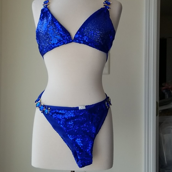 Sexy Crystal BlingBling Bikinis (Sun Bathing Only) - Picture 11 of 14